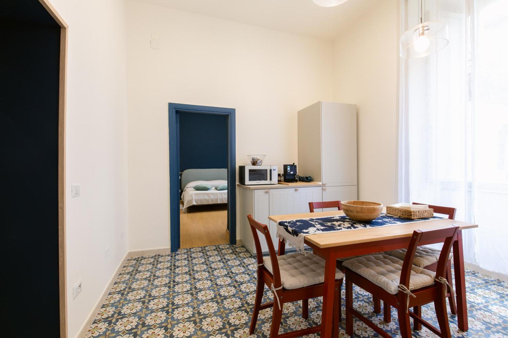 Calaba Chiaia Apartment Наполи Екстериор снимка