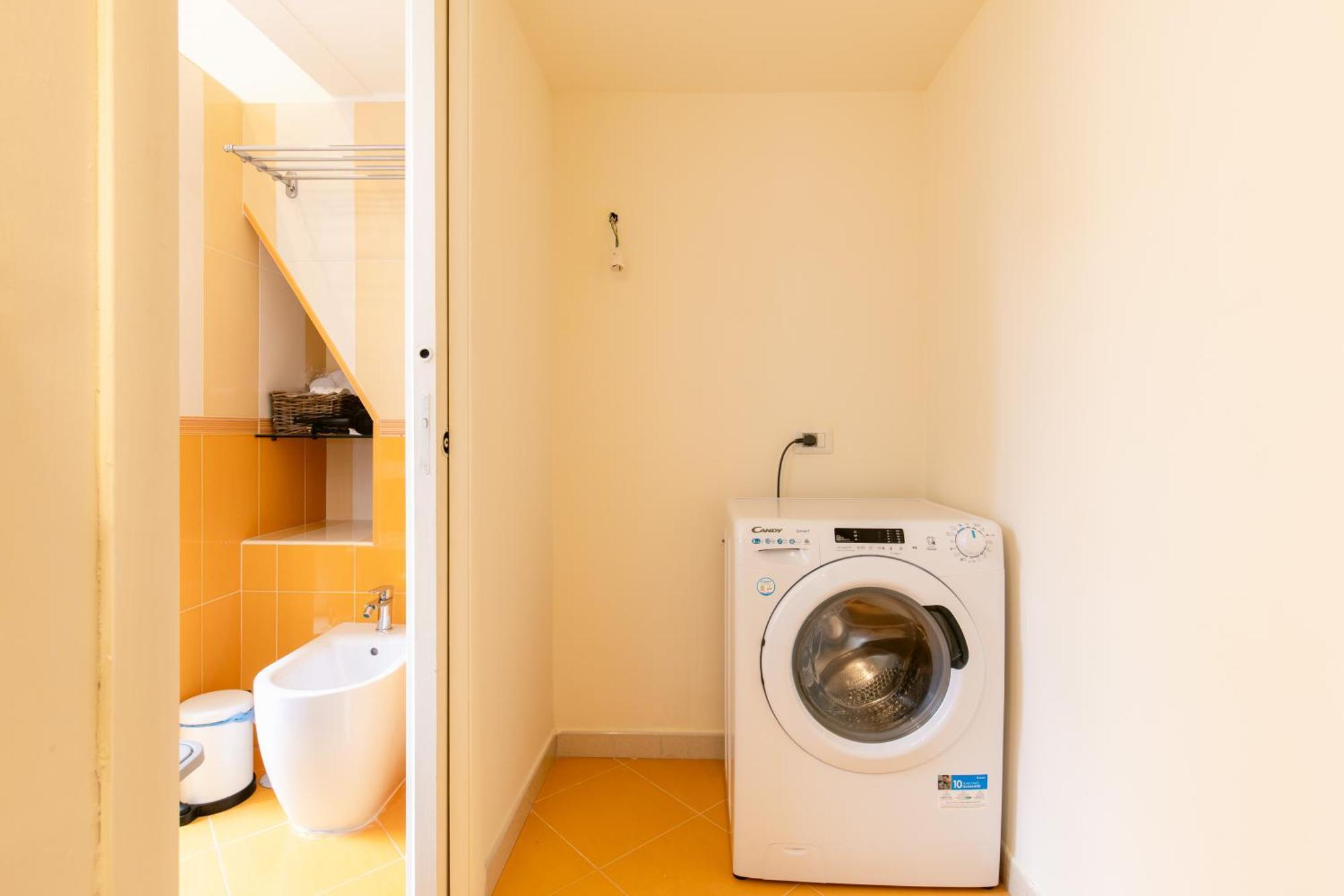 Calaba Chiaia Apartment Наполи Екстериор снимка