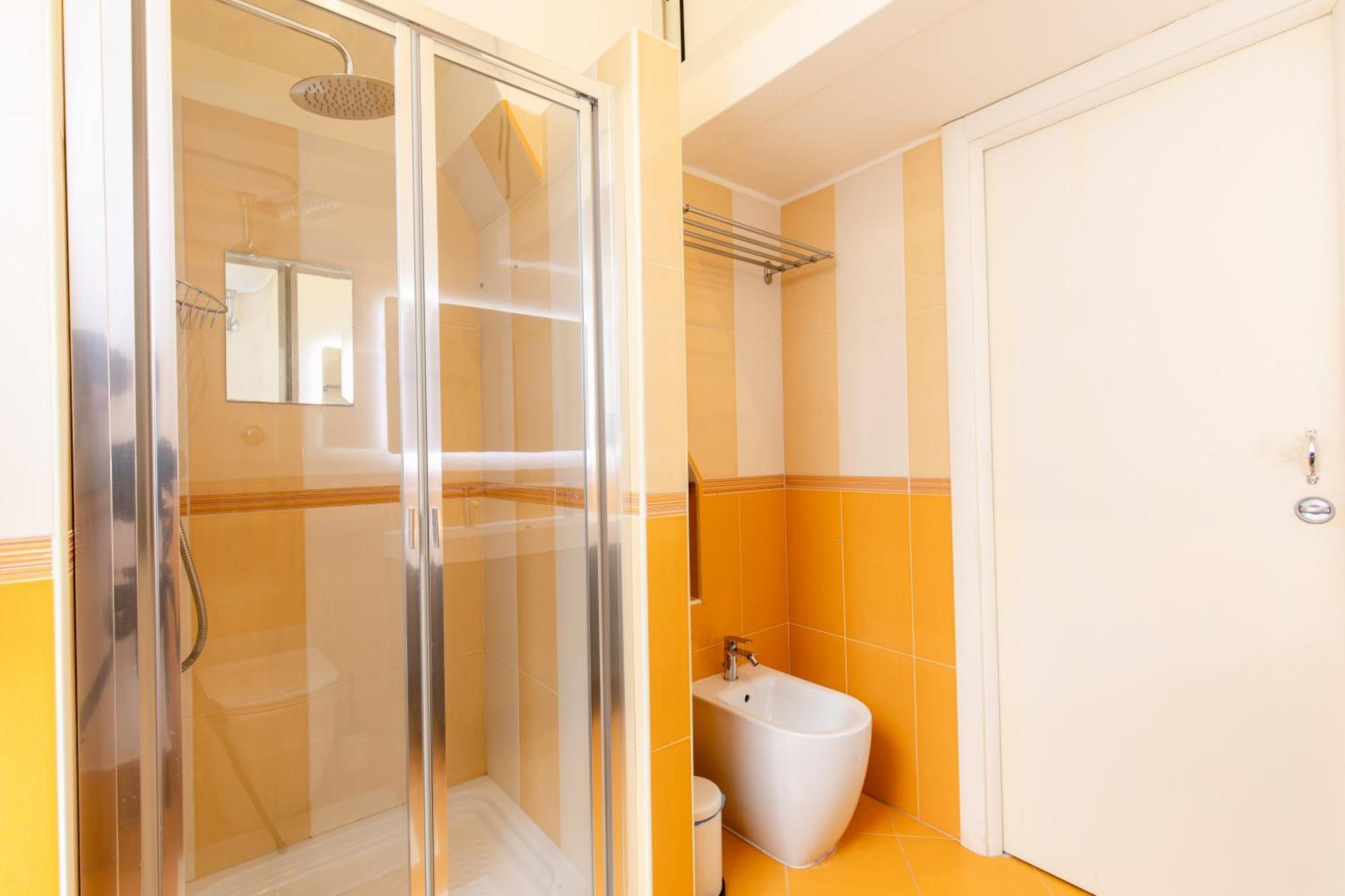 Calaba Chiaia Apartment Наполи Екстериор снимка