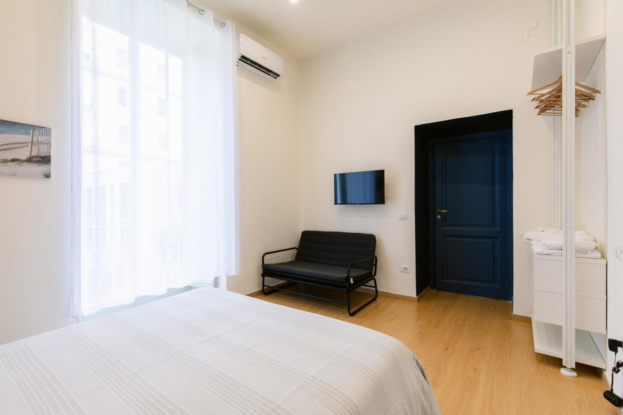 Calaba Chiaia Apartment Наполи Екстериор снимка